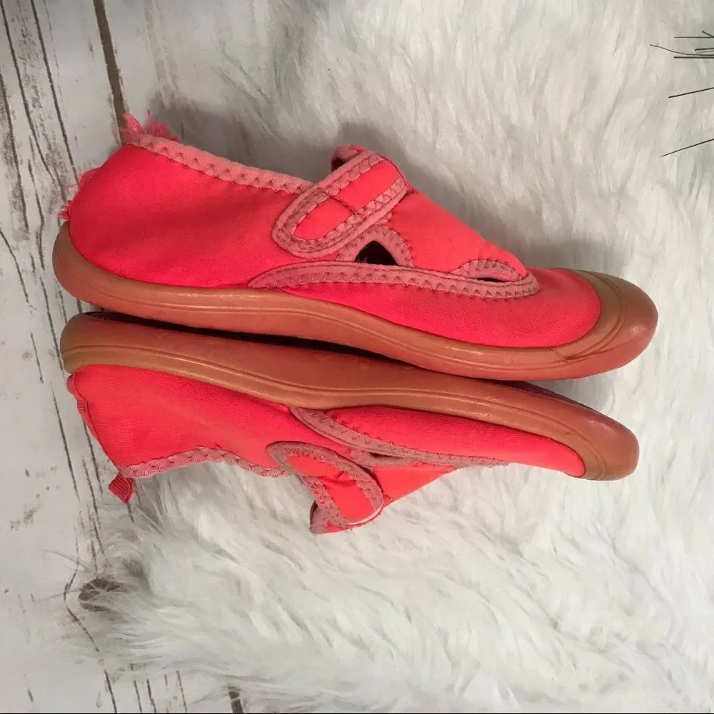 SALE!‎ 🌷Cat & Jack Water Shoes Kids Girls Boys Medium 2 / 3 sale